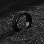 304 Stainless Steel Black Spinner Ring - Rotatable Mesh Texture Minimalist Engagement Band for Men - 图片 3