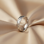 316L Stainless Steel Quilted Diamond Lattice Ring - Minimalist Hand-Polished Wedding Band for Men and Women - 图片 3