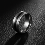 304 Stainless Steel Carbon Fiber Inlay Ring for Men, Minimalist Brushed Engagement Band, Hand-Polished Hypoallergenic Jewelry - 图片 2
